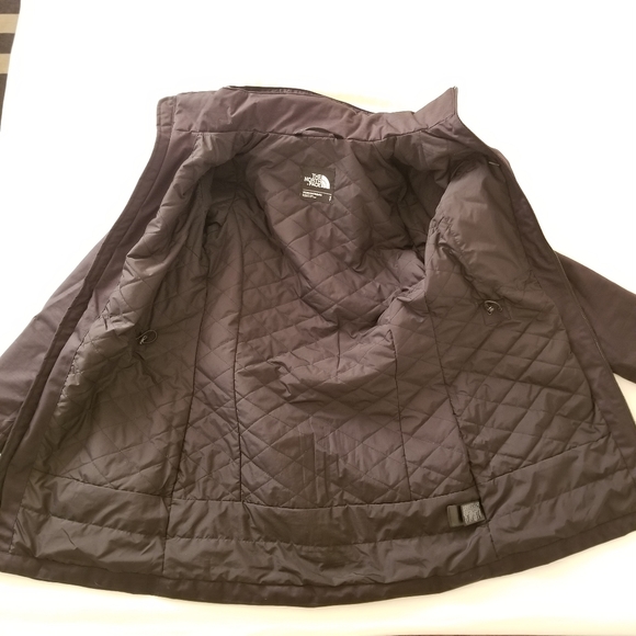 The North Face Rain Coat - Picture 3 of 5